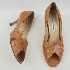 Manolo Blahnik tan leather peep toe heel pumps size 38.5
